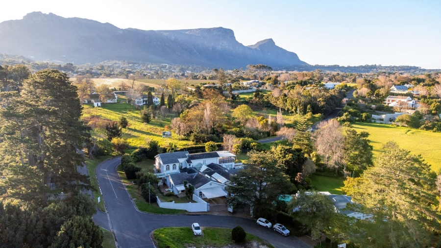 7 Bedroom Property for Sale in Constantia Western Cape